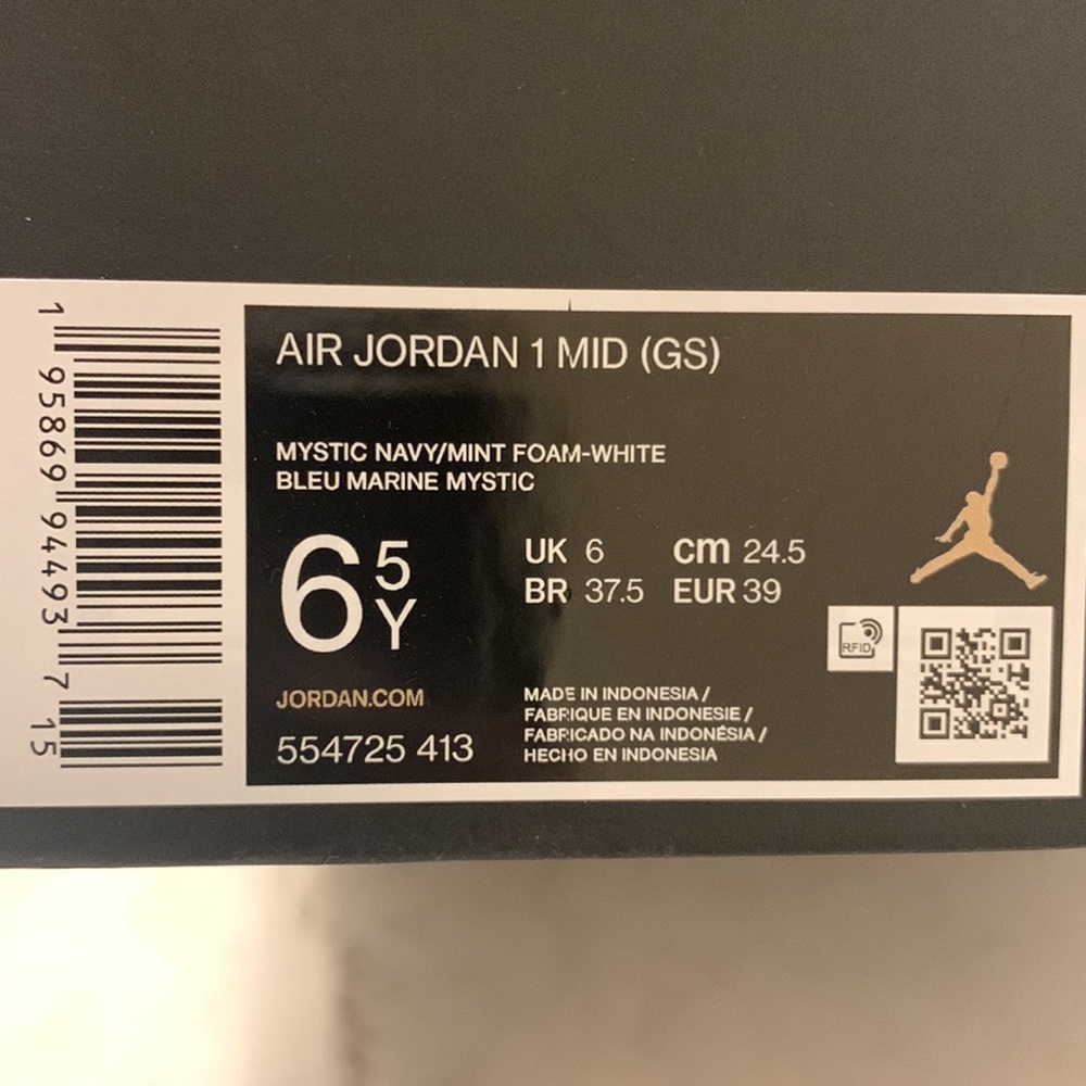 Jordan 1 Mid - Picture 6 of 6